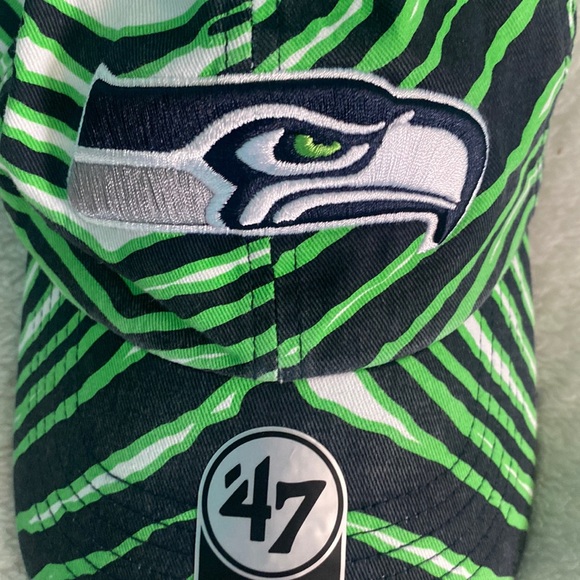 ๐๐โ47 Hat NFL Seattle Seahawks Zubaz Zebra Stripe Cleanup Hat, Adjustable - Picture 5 of 6